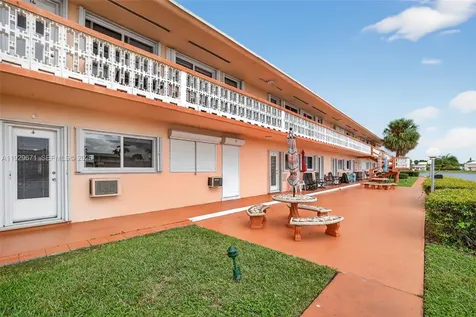 800 SW 10th Terrace Hallandale Beach FL 33009