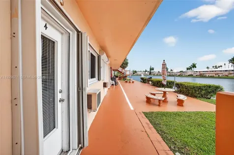 800 SW 10th Terrace Hallandale Beach FL 33009