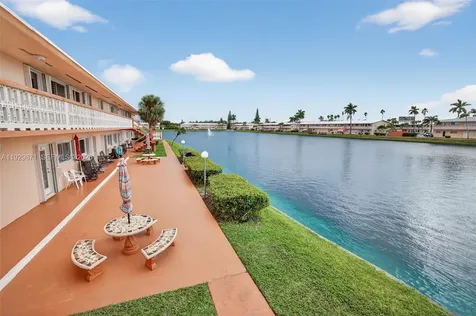 800 SW 10th Terrace Hallandale Beach FL 33009