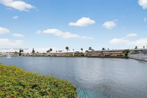 800 SW 10th Terrace Hallandale Beach FL 33009