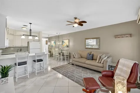 800 SW 10th Terrace Hallandale Beach FL 33009