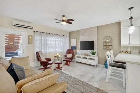 800 SW 10th Terrace Hallandale Beach FL 33009