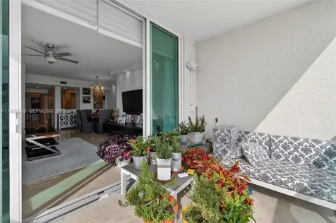 3330 NE 190th Street Aventura FL 33180