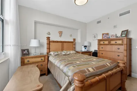3330 NE 190th Street Aventura FL 33180