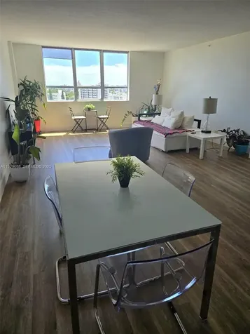 1500 Bay Road Miami Beach FL 33139