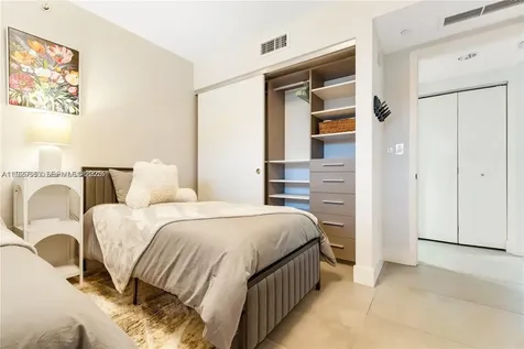 9821 E Bay Harbor Drive Bay Harbor Islands FL 33154