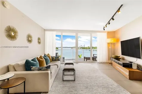 9821 E Bay Harbor Drive Bay Harbor Islands FL 33154