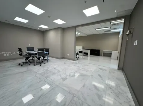 175 SW 7th Street Miami FL 33130
