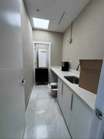 175 SW 7th Street Miami FL 33130