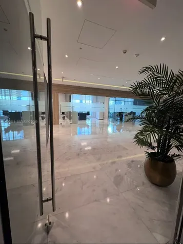 175 SW 7th Street Miami FL 33130