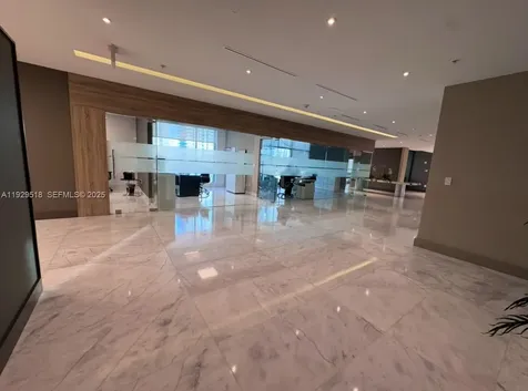 175 SW 7th Street Miami FL 33130