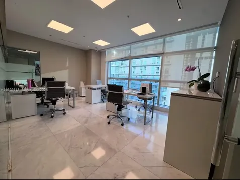 175 SW 7th Street Miami FL 33130
