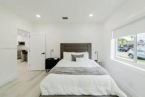 2101 SW 16th Terrace Miami FL 33145
