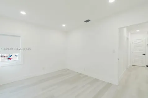 2101 SW 16th Terrace Miami FL 33145