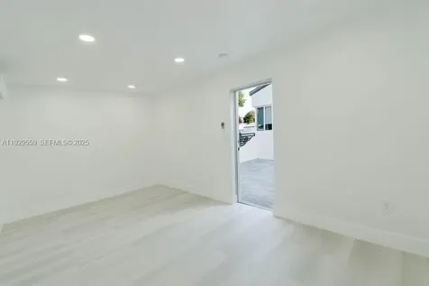 2101 SW 16th Terrace Miami FL 33145
