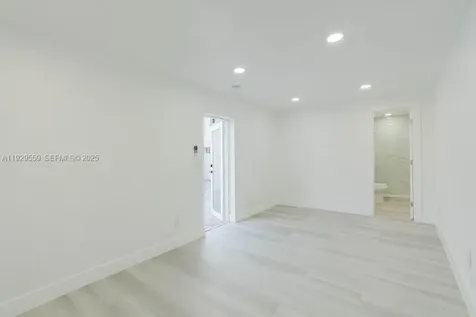 2101 SW 16th Terrace Miami FL 33145