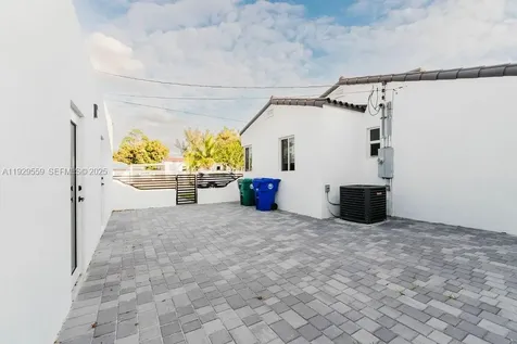 2101 SW 16th Terrace Miami FL 33145