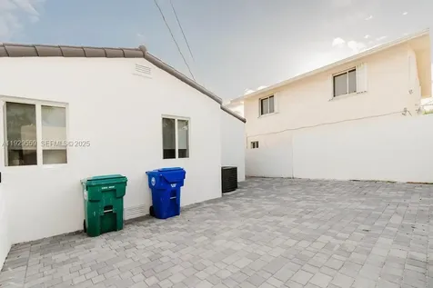 2101 SW 16th Terrace Miami FL 33145