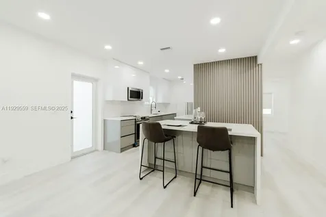 2101 SW 16th Terrace Miami FL 33145