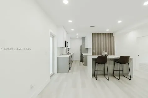 2101 SW 16th Terrace Miami FL 33145
