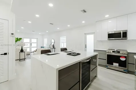 2101 SW 16th Terrace Miami FL 33145