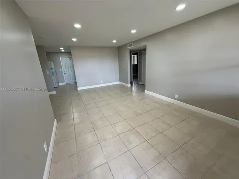 850 E Commercial Boulevard Oakland Park FL 33334