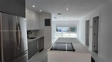2100 N 57th Way Hollywood FL 33021