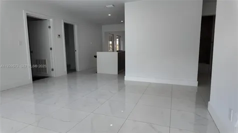 2100 N 57th Way Hollywood FL 33021