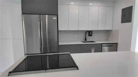 2100 N 57th Way Hollywood FL 33021