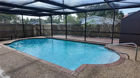 2100 N 57th Way Hollywood FL 33021