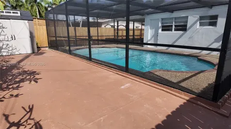 2100 N 57th Way Hollywood FL 33021