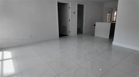 2100 N 57th Way Hollywood FL 33021