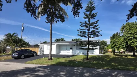 2100 N 57th Way Hollywood FL 33021