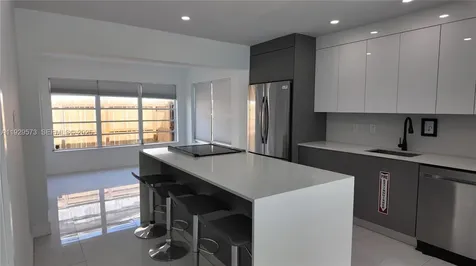2100 N 57th Way Hollywood FL 33021