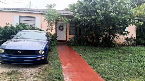 750 NE 171st Street North Miami Beach FL 33162