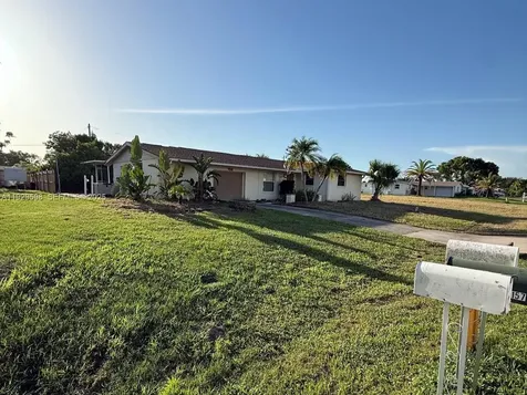156 Francis Drive NE Port Charlotte FL 333952