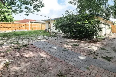 2725 NW 3rd Street Pompano Beach FL 33069
