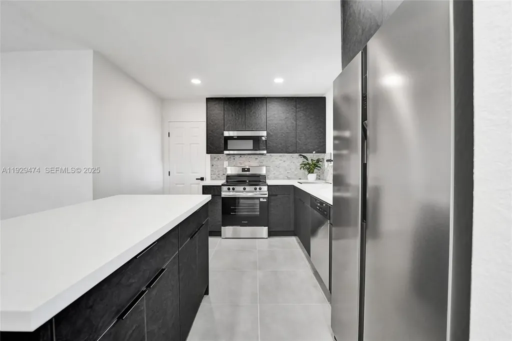 680 SW 29th Terrace Fort Lauderdale FL 33312