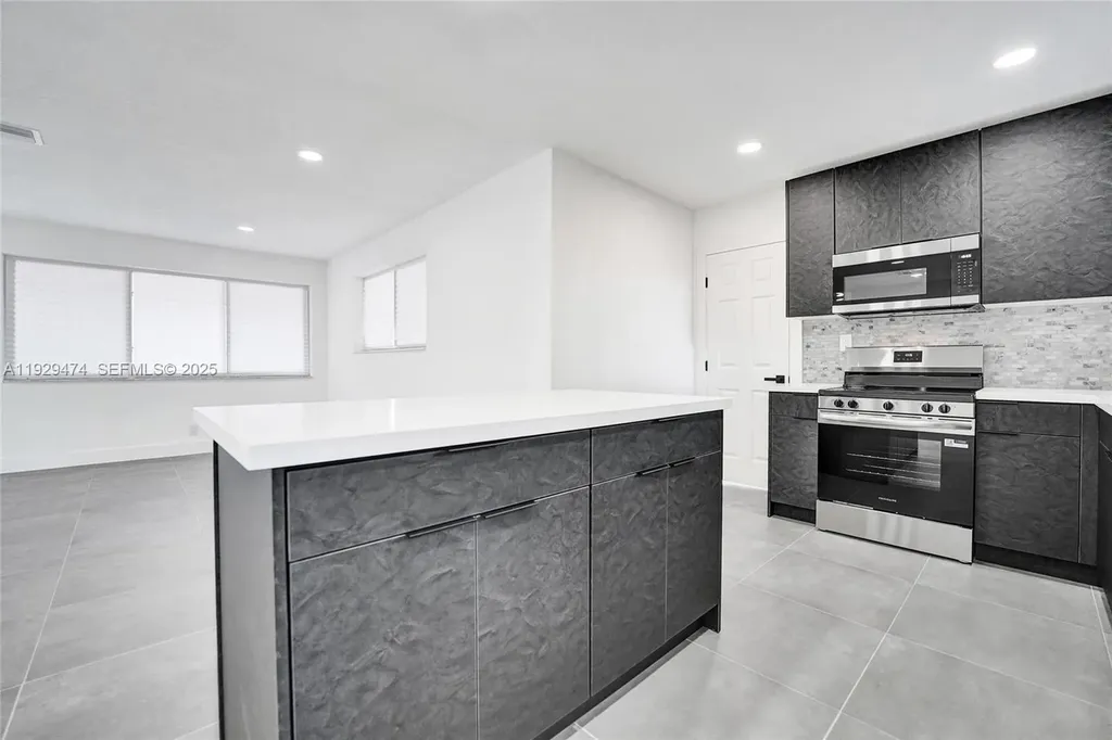 680 SW 29th Terrace Fort Lauderdale FL 33312