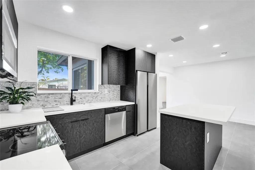 680 SW 29th Terrace Fort Lauderdale FL 33312