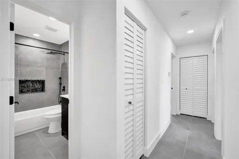 680 SW 29th Terrace Fort Lauderdale FL 33312