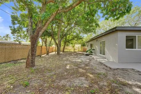 680 SW 29th Terrace Fort Lauderdale FL 33312