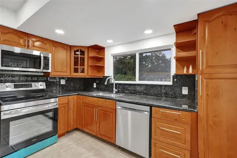 5100 NE 17th Terrace Fort Lauderdale FL 33334