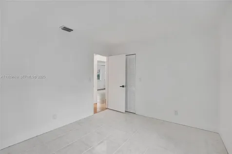 5100 NE 17th Terrace Fort Lauderdale FL 33334