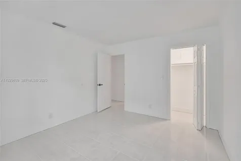 5100 NE 17th Terrace Fort Lauderdale FL 33334