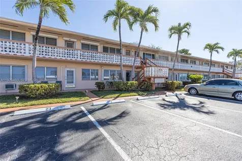 815 SW 10th Terrace Hallandale Beach FL 33009