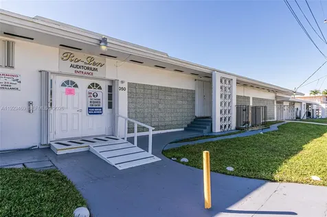 815 SW 10th Terrace Hallandale Beach FL 33009