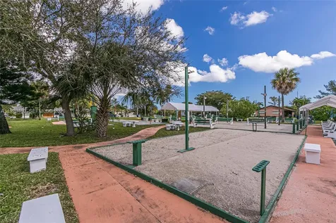 815 SW 10th Terrace Hallandale Beach FL 33009