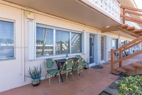 815 SW 10th Terrace Hallandale Beach FL 33009