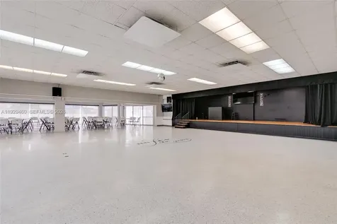 815 SW 10th Terrace Hallandale Beach FL 33009